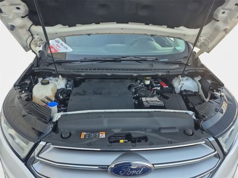 Used 2018 Ford Edge Titanium w/ Cold Weather Package image 23