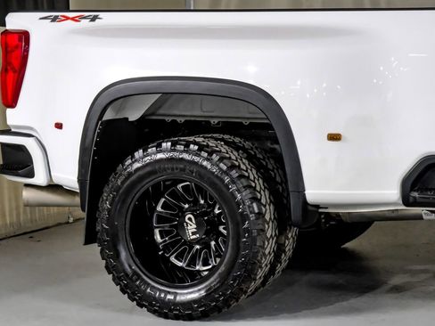 Used 2022 Chevrolet Silverado 3500 LTZ w/ LTZ Convenience Package image 7