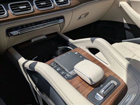 New 2026 Mercedes-Benz GLS 450 4MATIC image 12