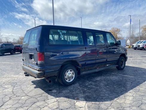 Used 2010 Ford E-350 and Econoline 350 Super Duty Wagon image 3