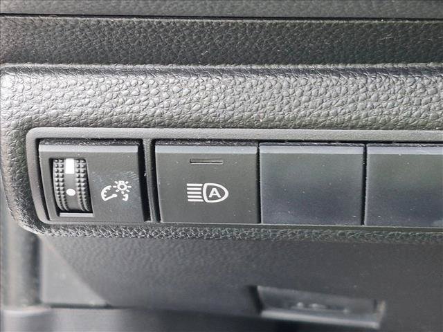 Used 2020 Toyota Corolla LE FWD image 10