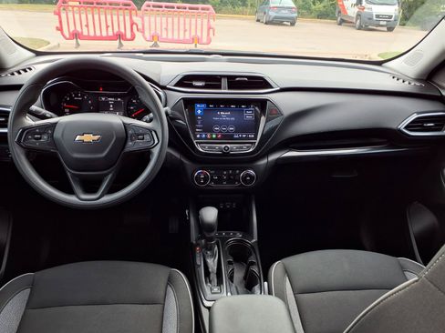 Used 2023 Chevrolet TrailBlazer LT w/ Convenience Package AWD/4WD image 11