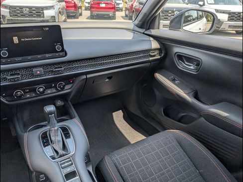 Used 2023 Honda HR-V Sport image 9