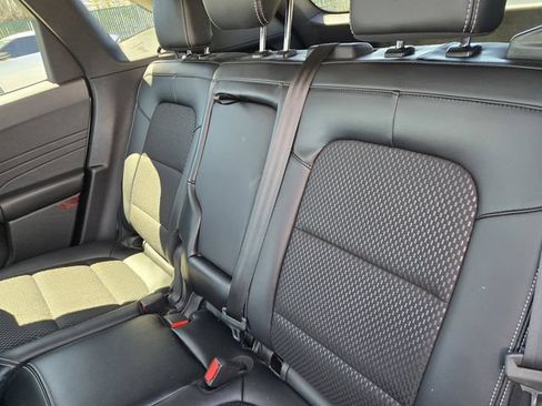 Used 2024 Ford Escape SE FWD image 10