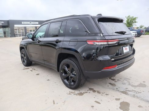 New 2026 Jeep Grand Cherokee Limited AWD/4WD image 24