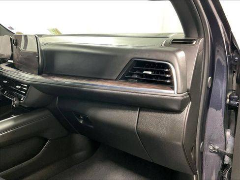 Used 2025 Chevrolet Tahoe Z71 image 13