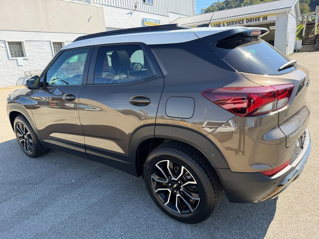 Used 2022 Chevrolet TrailBlazer ACTIV w/ Sun and Liftgate Package FWD image 3