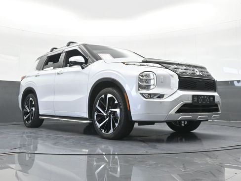 Used 2024 Mitsubishi Outlander SEL AWD/4WD image 77