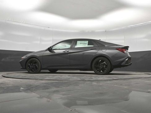 New 2026 Hyundai Elantra SEL Sport FWD image 36
