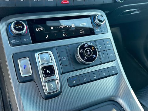 Used 2024 Hyundai Palisade Calligraphy image 16