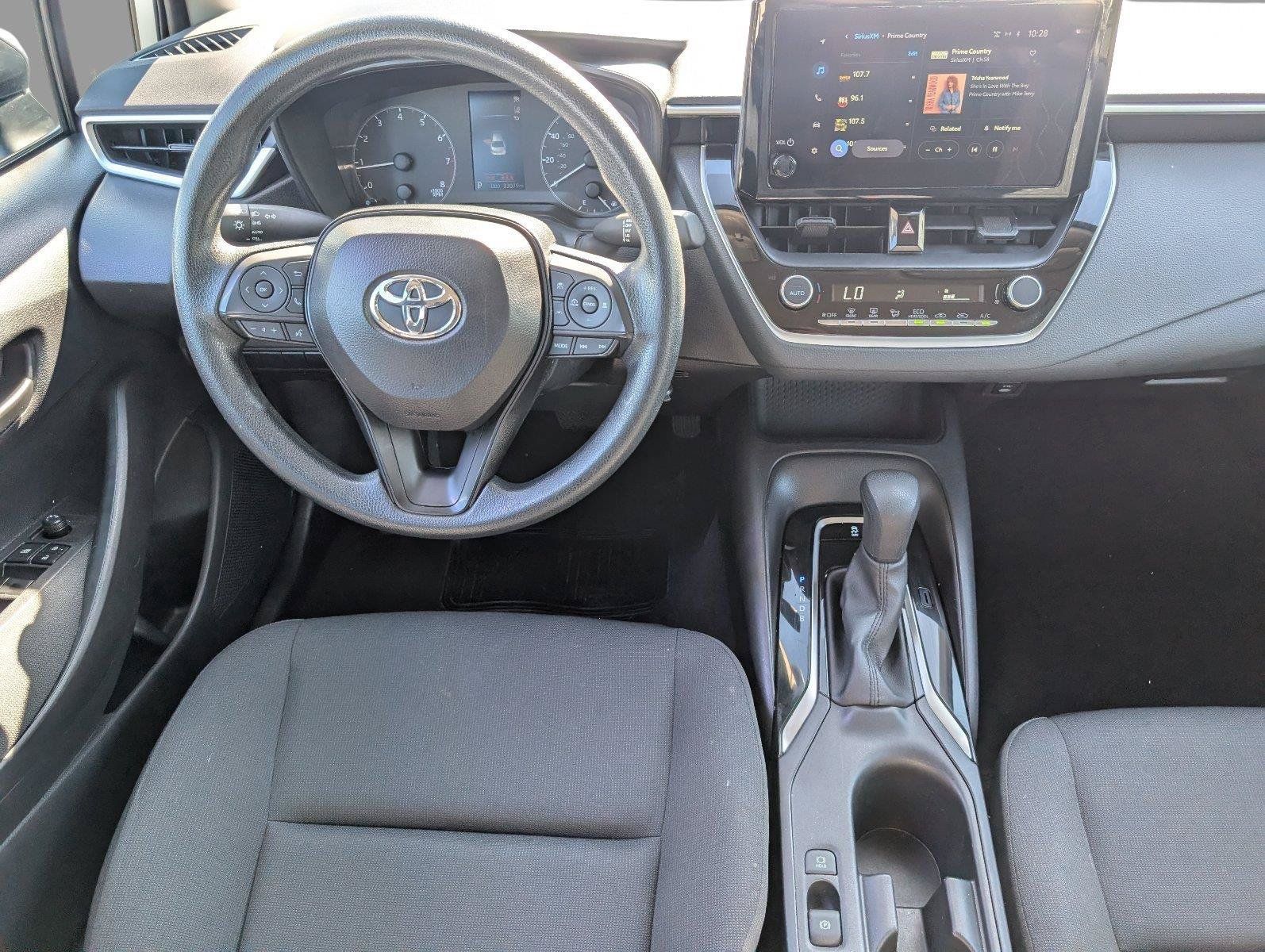 Used 2025 Toyota Corolla LE FWD image 31