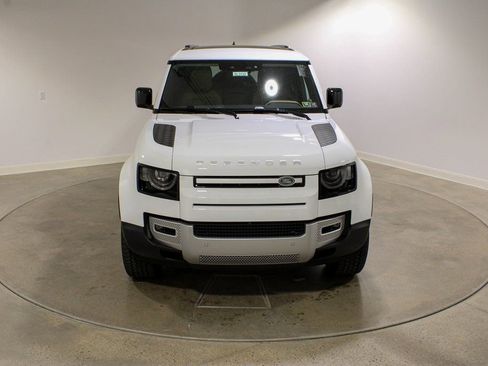 Used 2025 Land Rover Defender 110 S AWD/4WD image 8