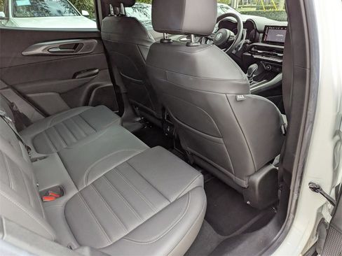 Used 2024 Alfa Romeo Tonale Ti image 18