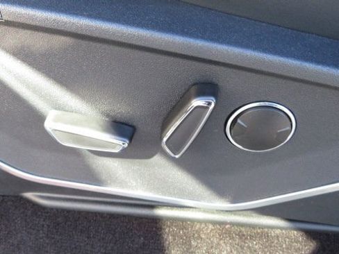 Certified 2022 Ford F150 Raptor w/ Equipment Group 801A High image 17