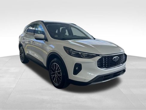 Certified 2024 Ford Escape SE w/ PHEV Premium Package image 2