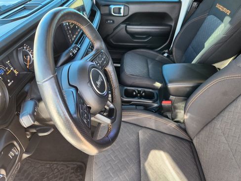 Used 2024 Jeep Gladiator Mojave w/ Safety Group AWD/4WD image 8