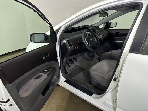 Used 2004 Toyota Prius FWD image 2