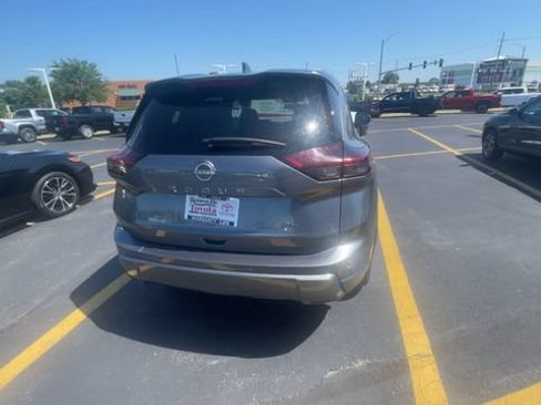 Used 2026 Nissan Rogue SL FWD image 9