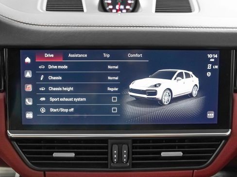 Certified 2023 Porsche Cayenne GTS AWD/4WD image 24
