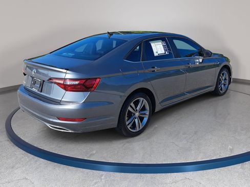 Used 2021 Volkswagen Jetta R-Line w/ R-Line Cold Weather Package FWD image 5
