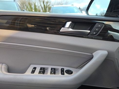 Used 2017 Hyundai Sonata Limited w/ Ultimate Package 02 image 10