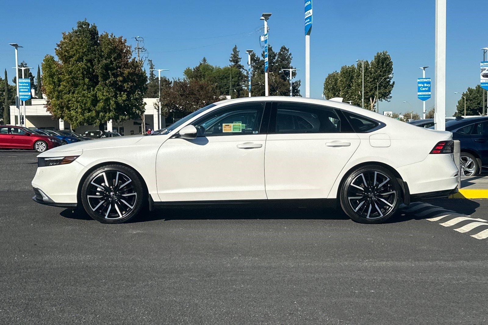 Used 2025 Honda Accord Touring image 2