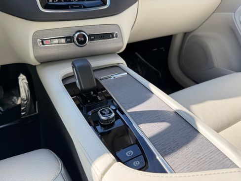 Certified 2024 Volvo XC90 B6 Plus w/ Protection Package Premier image 16