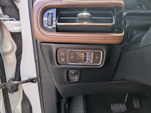 Used 2021 Lincoln Nautilus Reserve w/ Equipment Group 201A AWD/4WD image 24