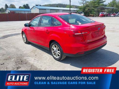 Used 2017 Ford Focus SE FWD image 5