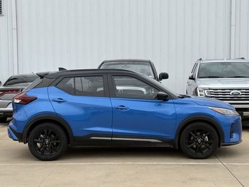 Used 2023 Nissan Kicks SR w/ SR Premium Package image 3