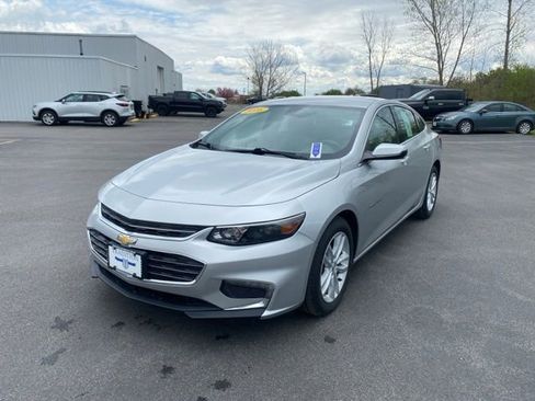 Used 2016 Chevrolet Malibu LT w/ Leather Package FWD image 5