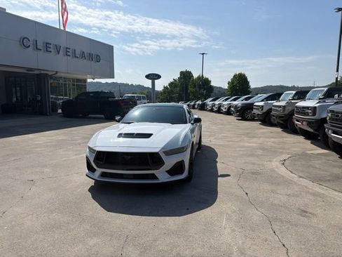 Used 2024 Ford Mustang GT RWD image 2