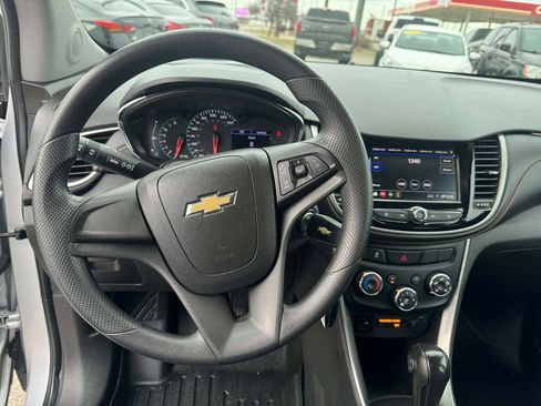 Used 2020 Chevrolet Trax LS image 16