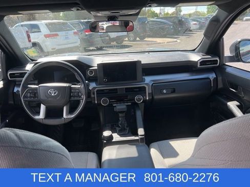 Used 2025 Toyota 4Runner SR5 AWD/4WD image 32