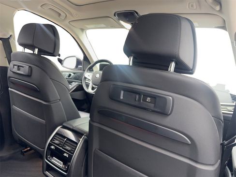 Used 2019 BMW X7 xDrive40i w/ Cold Weather Package image 46