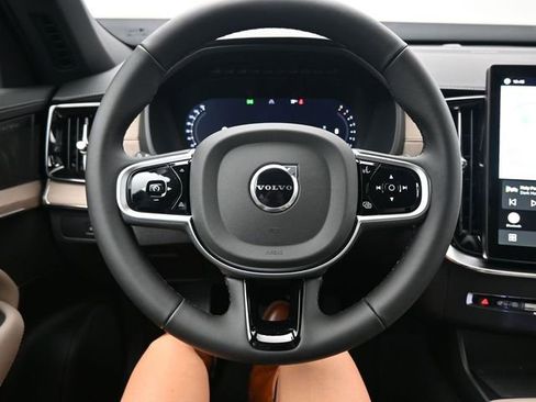 New 2026 Volvo XC90 B6 Plus w/ Protection Package Premier image 24