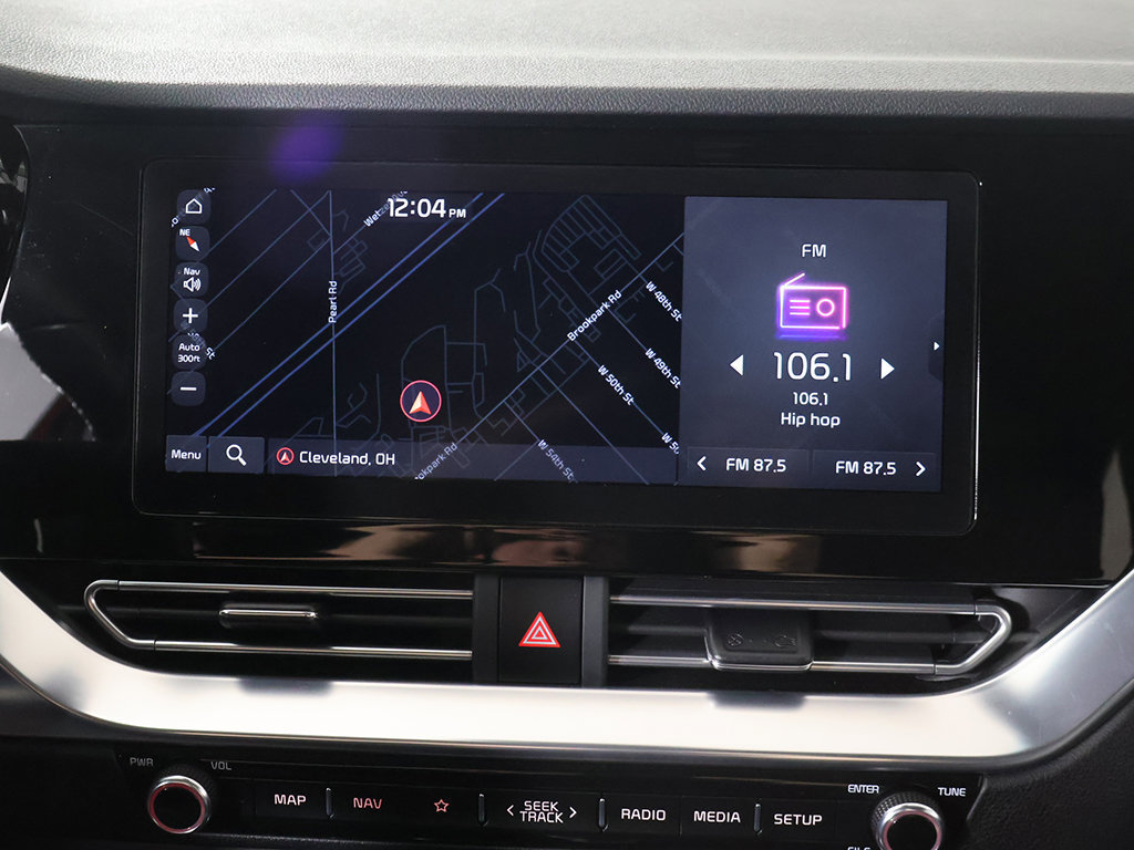 Used 2022 Kia Niro EX FWD image 45