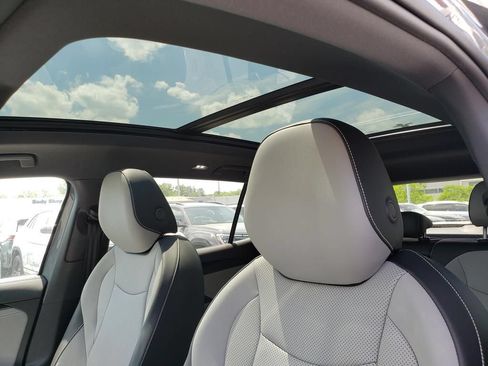 New 2026 Volkswagen Tiguan SE R-Line AWD/4WD image 7