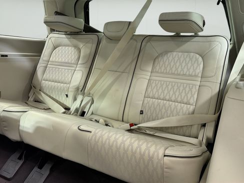 Used 2021 Lincoln Navigator Black Label w/ Cargo Convenience Package AWD/4WD image 21
