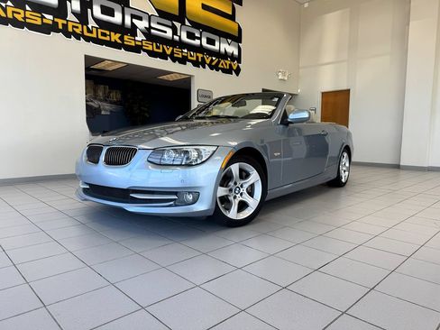 Used 2012 BMW 335i Convertible RWD image 2