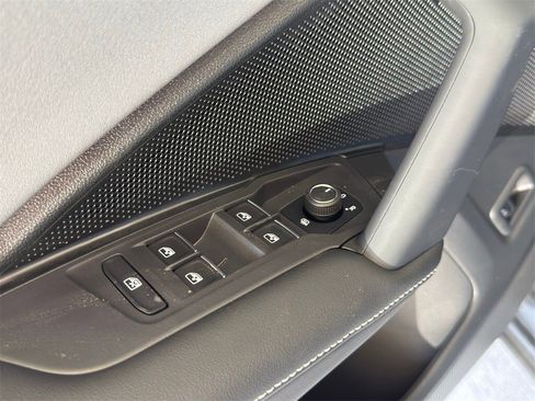 New 2026 Volkswagen Tiguan SE R-Line image 19