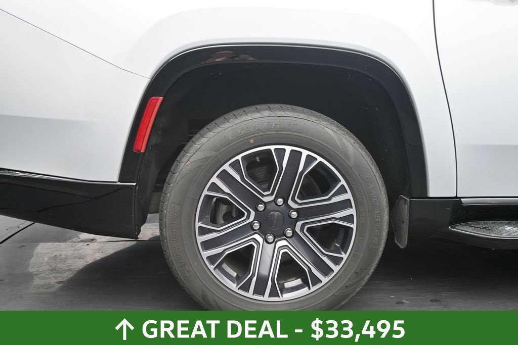 Used 2024 Jeep Wagoneer L Series II w/ Flexible Seating Group AWD/4WD image 15
