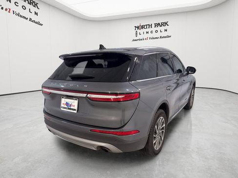 Used 2022 Lincoln Corsair FWD image 5
