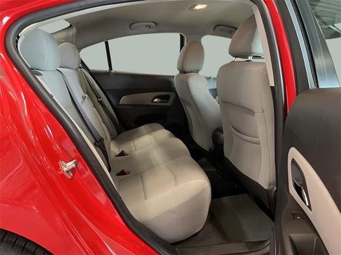 Used 2016 Chevrolet Cruze LT image 23