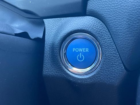 Used 2021 Toyota RAV4 XLE w/ XLE Grade Weather Package AWD/4WD image 34