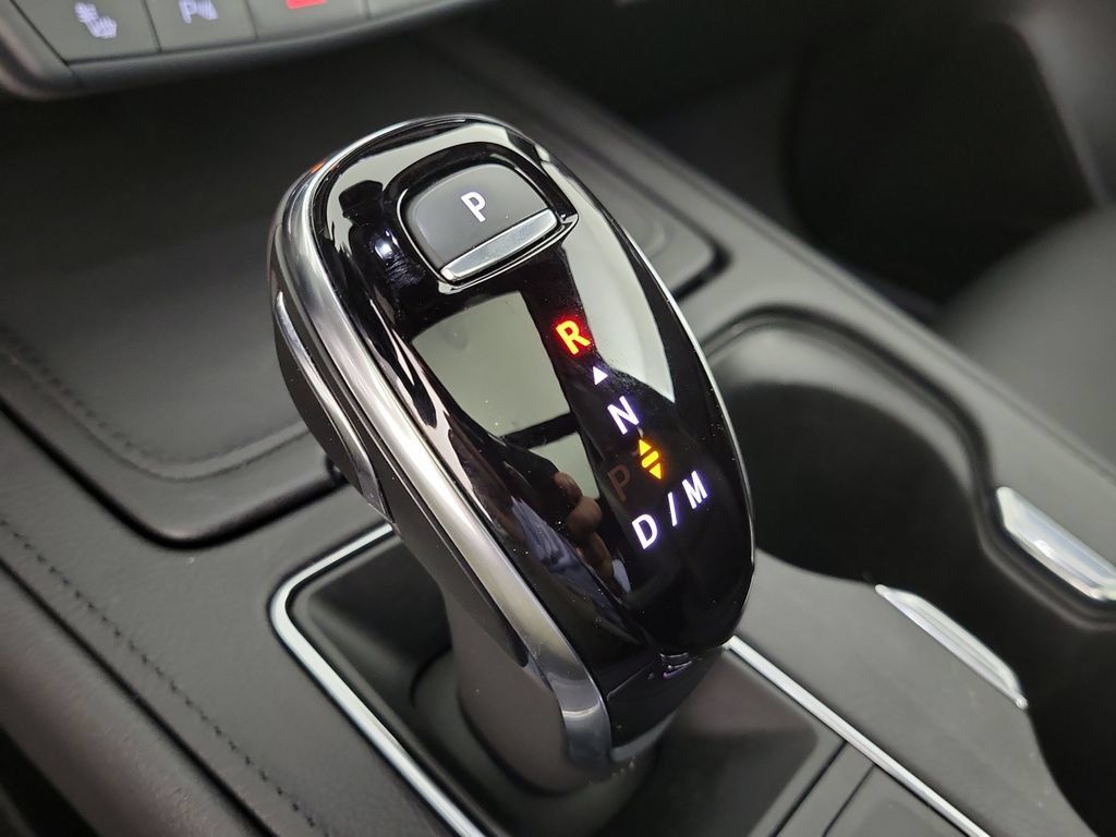 Certified 2024 Cadillac XT4 Luxury w/ Cold Weather Package FWD image 33
