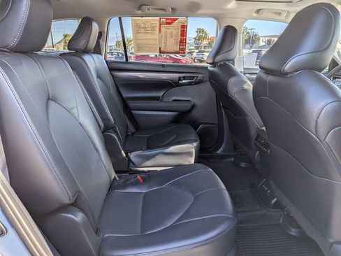 Used 2024 Toyota Highlander Limited image 20