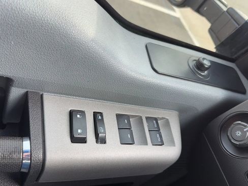 Used 2015 Ford F250 XLT w/ Snow Plow Prep Package image 19