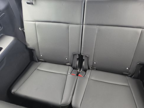 Used 2024 Hyundai Santa Fe Limited FWD image 17