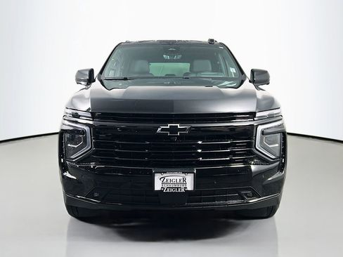 New 2026 Chevrolet Suburban RST image 2